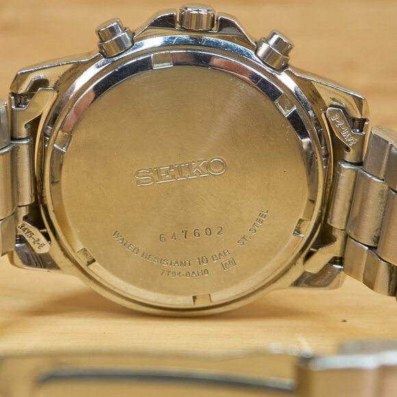 Vintage Seiko 7T94-0AH0 Chronograph Quartz Mens Watch - Picture 12 of 13